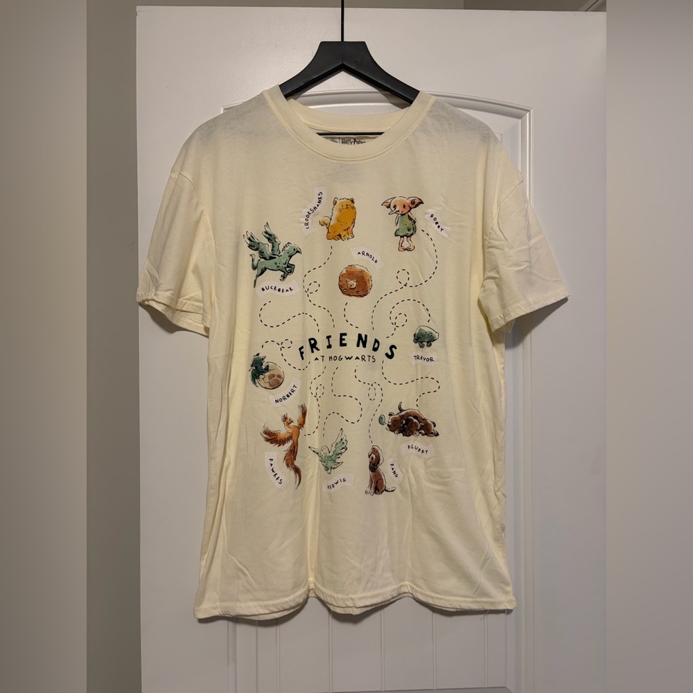 Wizarding World Harry Potter Friends of Hogwarts Tee